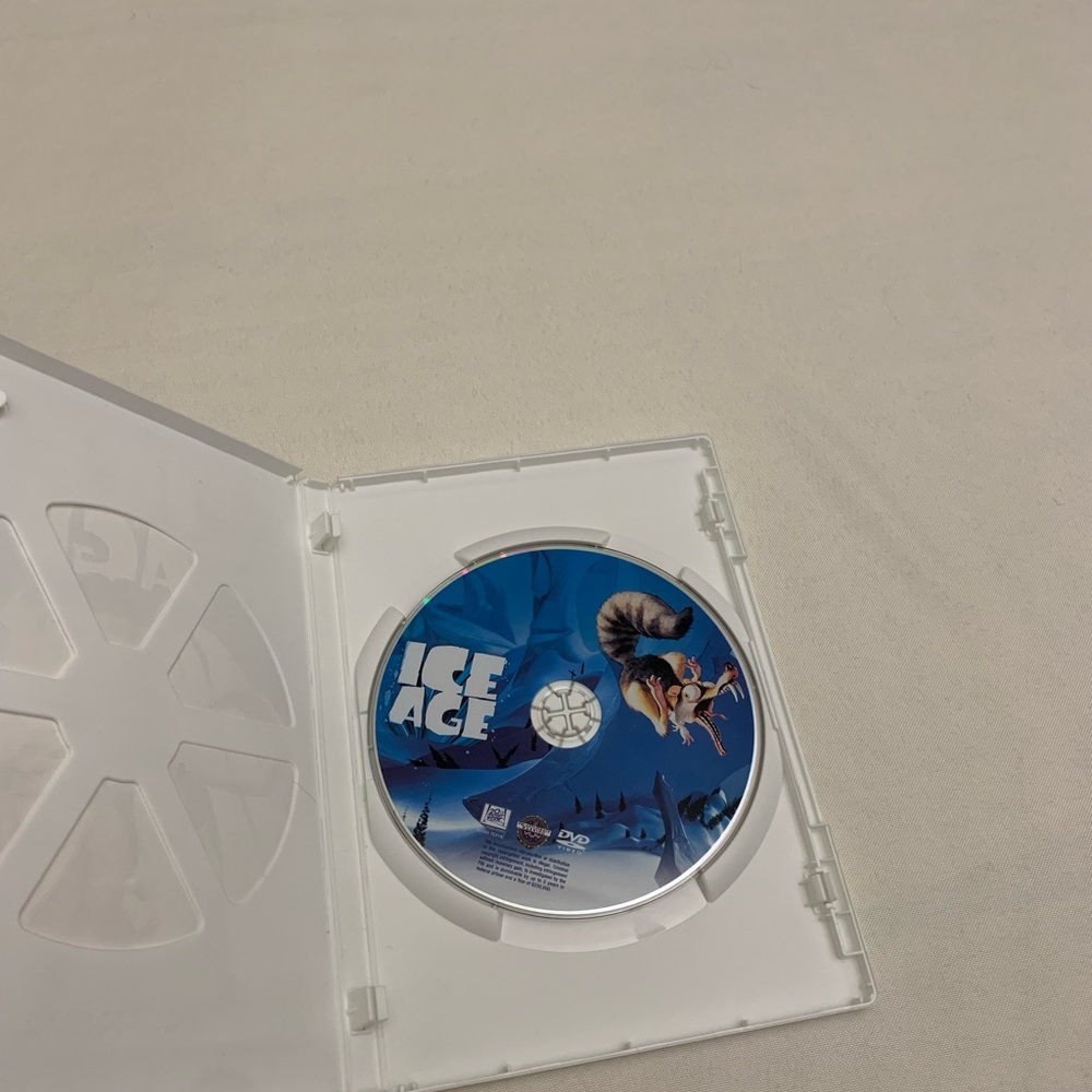Ice Age DVD - Picture 3 of 4